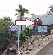 Charming Cottage Located In Cap Estate - Orchid Cottage 1 Bedroom Home