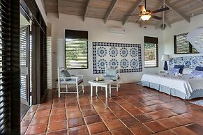 Tamarind Villa - Sprawling 7 bedroom villa 7 Villa by RedAwning