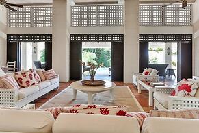 Tamarind Villa - Sprawling 7 bedroom villa 7 Villa by RedAwning