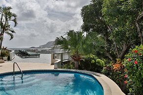 Tamarind Villa - Sprawling 7 bedroom villa 7 Villa by RedAwning