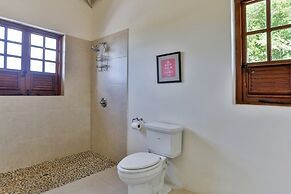 Tamarind Villa - Sprawling 7 bedroom villa 7 Villa by RedAwning