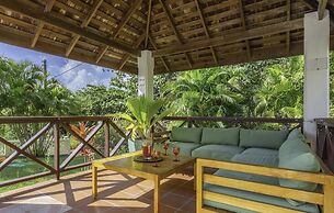 Beautiful 5-bed Villa With Views And Pool - Decaj 5 Bedroom Villa by R