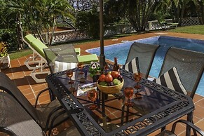 Beautiful 5-bed Villa With Views And Pool - Decaj 5 Bedroom Villa by R