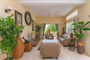 Beautiful 5-bed Villa With Views And Pool - Decaj 5 Bedroom Villa by R