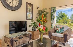 Beautiful 5-bed Villa With Views And Pool - Decaj 5 Bedroom Villa by R