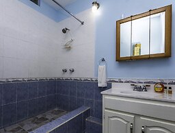 Beautiful 5-bed Villa With Views And Pool - Decaj 5 Bedroom Villa by R