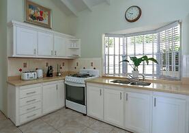 Beautiful 5-bed Villa With Views And Pool - Decaj 5 Bedroom Villa by R