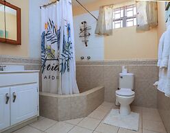 Beautiful 5-bed Villa With Views And Pool - Decaj 5 Bedroom Villa by R