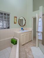 Beautiful 5-bed Villa With Views And Pool - Decaj 5 Bedroom Villa by R