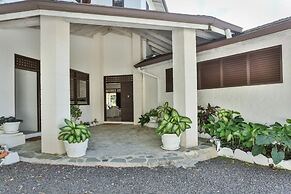 Sprawling three bedroom villa - Tamarind Villa 3 Villa by RedAwning