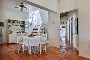 Sprawling three bedroom villa - Tamarind Villa 3 Villa by RedAwning