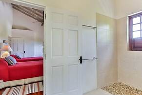 Sprawling three bedroom villa - Tamarind Villa 3 Villa by RedAwning