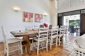 Sprawling three bedroom villa - Tamarind Villa 3 Villa by RedAwning