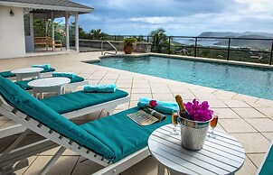 Zephyr Hill - 2 bedroom Villa with awe inspiring views 2 Villa by RedA