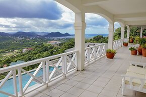 Zephyr Hill - 2 bedroom Villa with awe inspiring views 2 Villa by RedA