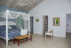 Zephyr Hill - 2 bedroom Villa with awe inspiring views 2 Villa by RedA