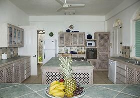 Zephyr Hill - 2 bedroom Villa with awe inspiring views 2 Villa by RedA