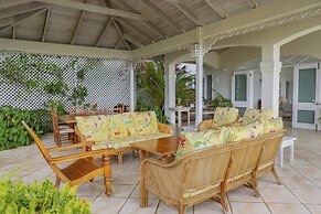 Zephyr Hill - 2 bedroom Villa with awe inspiring views 2 Villa by RedA