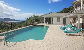 Zephyr Hill - 2 bedroom Villa with awe inspiring views 2 Villa by RedA