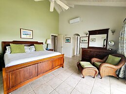 The Pelican #3 - Spacious 2 bedroom 2.5 bath waterfront townhome in th