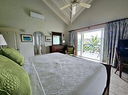 The Pelican #3 - Spacious 2 bedroom 2.5 bath waterfront townhome in th