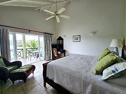 The Pelican #3 - Spacious 2 bedroom 2.5 bath waterfront townhome in th