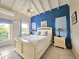 The Pelican #3 - Spacious 3 bedroom 2.5 bath waterfront townhome in th