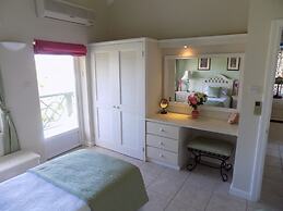 The Pelican #3 - Spacious 3 bedroom 2.5 bath waterfront townhome in th