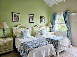 The Pelican #3 - Spacious 3 bedroom 2.5 bath waterfront townhome in th