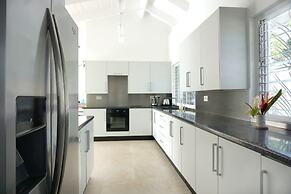 La Mer - Bright & Modern 3 bedroom Caribbean Villa 3 Villa by RedAwnin