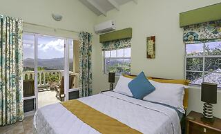 Newly Renovated 3-bed Spacious Family Home - Villa Decaj 3 Bedroom Hom