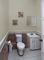 Newly Renovated 3-bed Spacious Family Home - Villa Decaj 3 Bedroom Hom