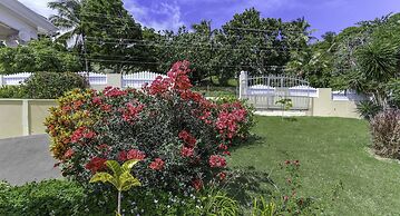 Newly Renovated 3-bed Spacious Family Home - Villa Decaj 3 Bedroom Hom