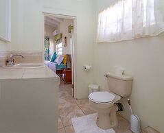 Newly Renovated 3-bed Spacious Family Home - Villa Decaj 3 Bedroom Hom