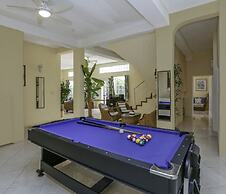 Newly Renovated 3-bed Spacious Family Home - Villa Decaj 3 Bedroom Hom