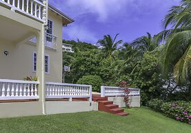 Newly Renovated 3-bed Spacious Family Home - Villa Decaj 3 Bedroom Hom