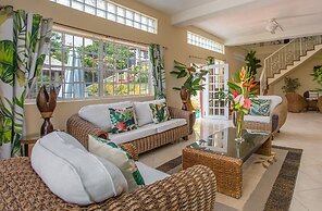 Newly Renovated 3-bed Spacious Family Home - Villa Decaj 3 Bedroom Hom