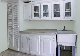 Newly Renovated 3-bed Spacious Family Home - Villa Decaj 3 Bedroom Hom