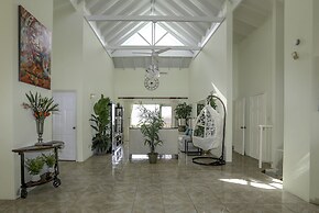 Newly Renovated 3-bed Spacious Family Home - Villa Decaj 3 Bedroom Hom