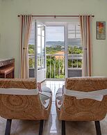 Newly Renovated 3-bed Spacious Family Home - Villa Decaj 3 Bedroom Hom