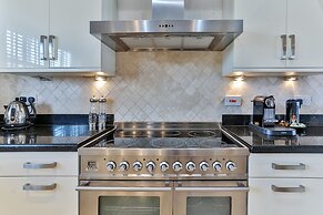 Cayman Villa - Contemporary 3 bedroom Villa with Stunning Ocean Views 