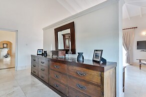 Cayman Villa - Contemporary 3 bedroom Villa with Stunning Ocean Views 