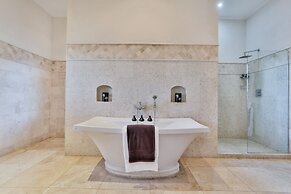 Cayman Villa - Contemporary 3 bedroom Villa with Stunning Ocean Views 