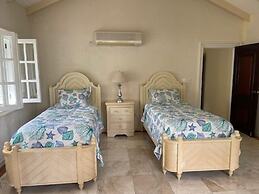 Beautiful 5-Bedroom Villa Ashiana in Marigot Bay 5 Villa by RedAwning