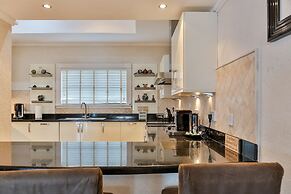 Cayman Villa - Contemporary 4 bedroom Villa with Stunning Ocean Views 