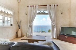 Cayman Villa - Contemporary 4 bedroom Villa with Stunning Ocean Views 