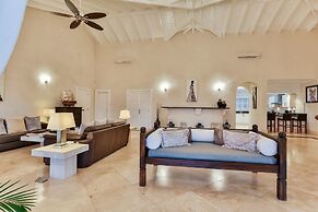Cayman Villa - Contemporary 4 bedroom Villa with Stunning Ocean Views 