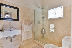 Cayman Villa - Contemporary 4 bedroom Villa with Stunning Ocean Views 