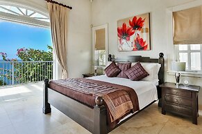 Cayman Villa - Contemporary 4 bedroom Villa with Stunning Ocean Views 