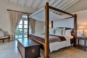 Cayman Villa - Contemporary 4 bedroom Villa with Stunning Ocean Views 